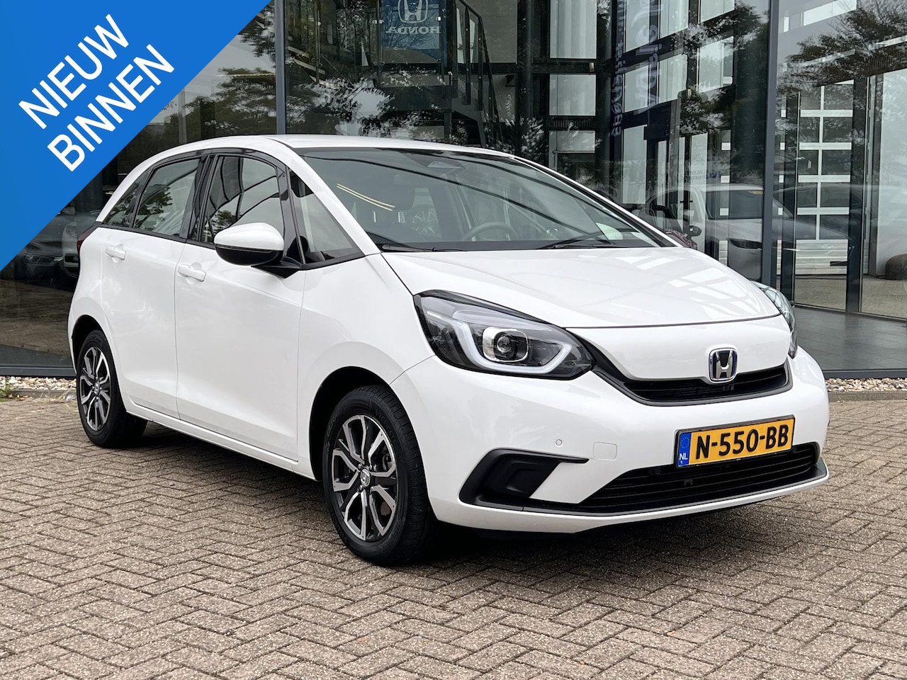 Honda Jazz - 1.5 e:HEV Elegance AUTOMAAT | STOELVERWARMING | CLIMATRONIC | KEYLESS | LM VELGEN | CARPLA - AutoWereld.nl