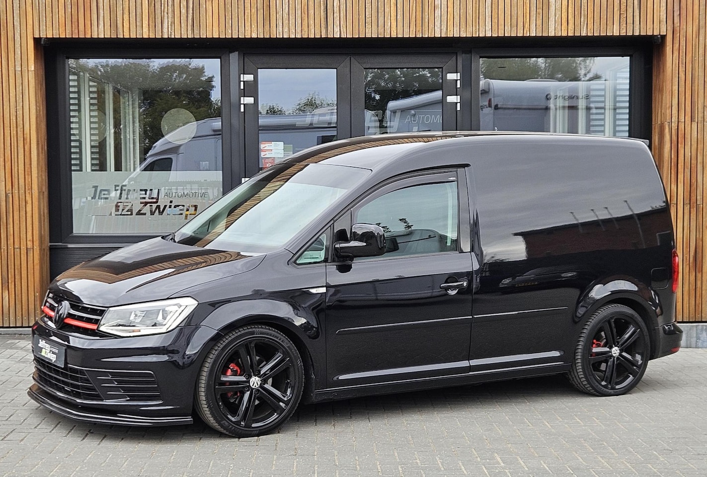 Volkswagen Caddy - 2.0 TDI L1H1 BMT Economy Business 1ste eigenaar. schroefset. leer. led koplampen. - AutoWereld.nl