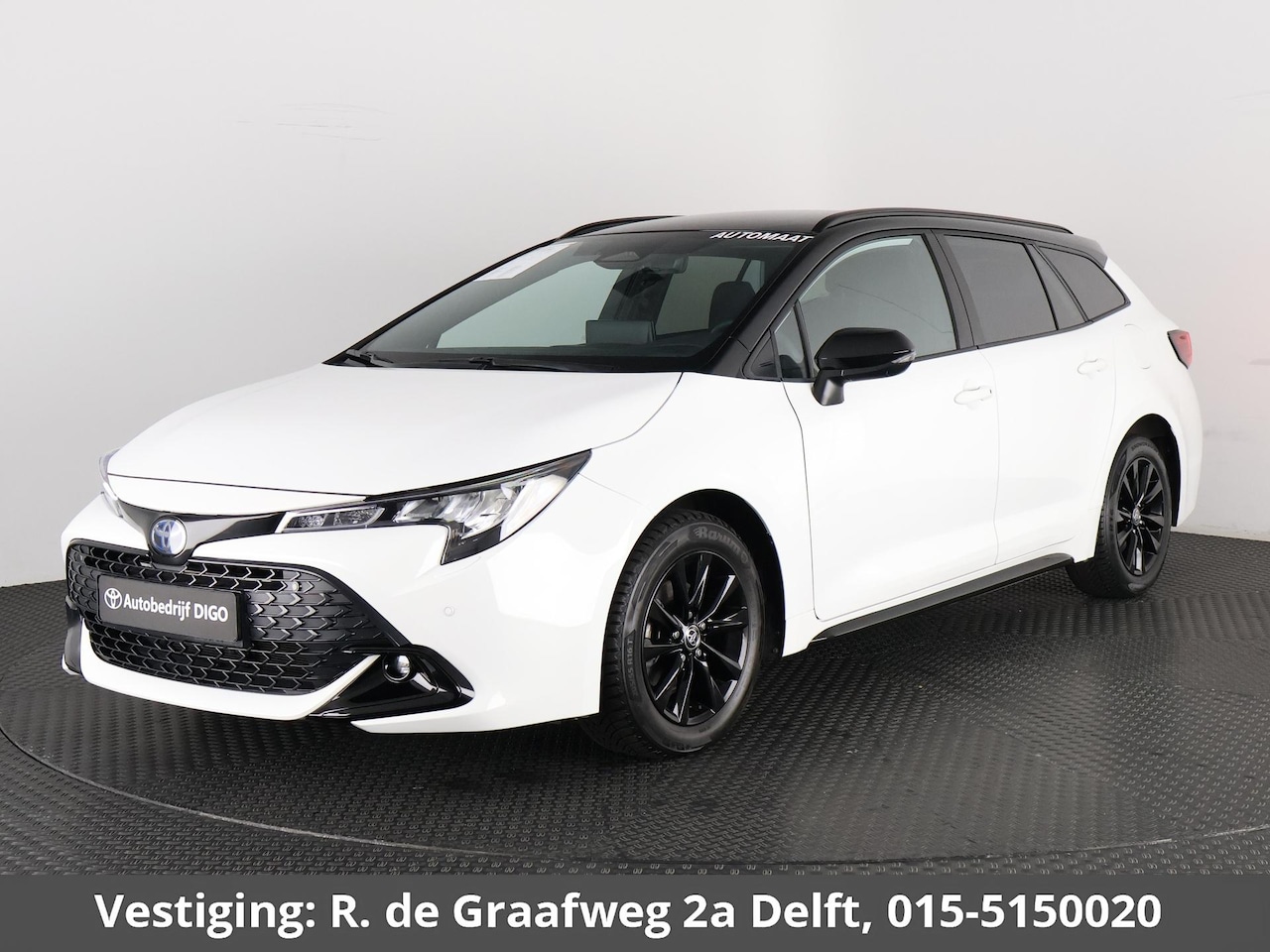 Toyota Corolla Touring Sports - Hybrid 140 Business Bi-Tone | Stuur-/Stoelverwarming | Parkeersensoren | Apple Carplay & A - AutoWereld.nl
