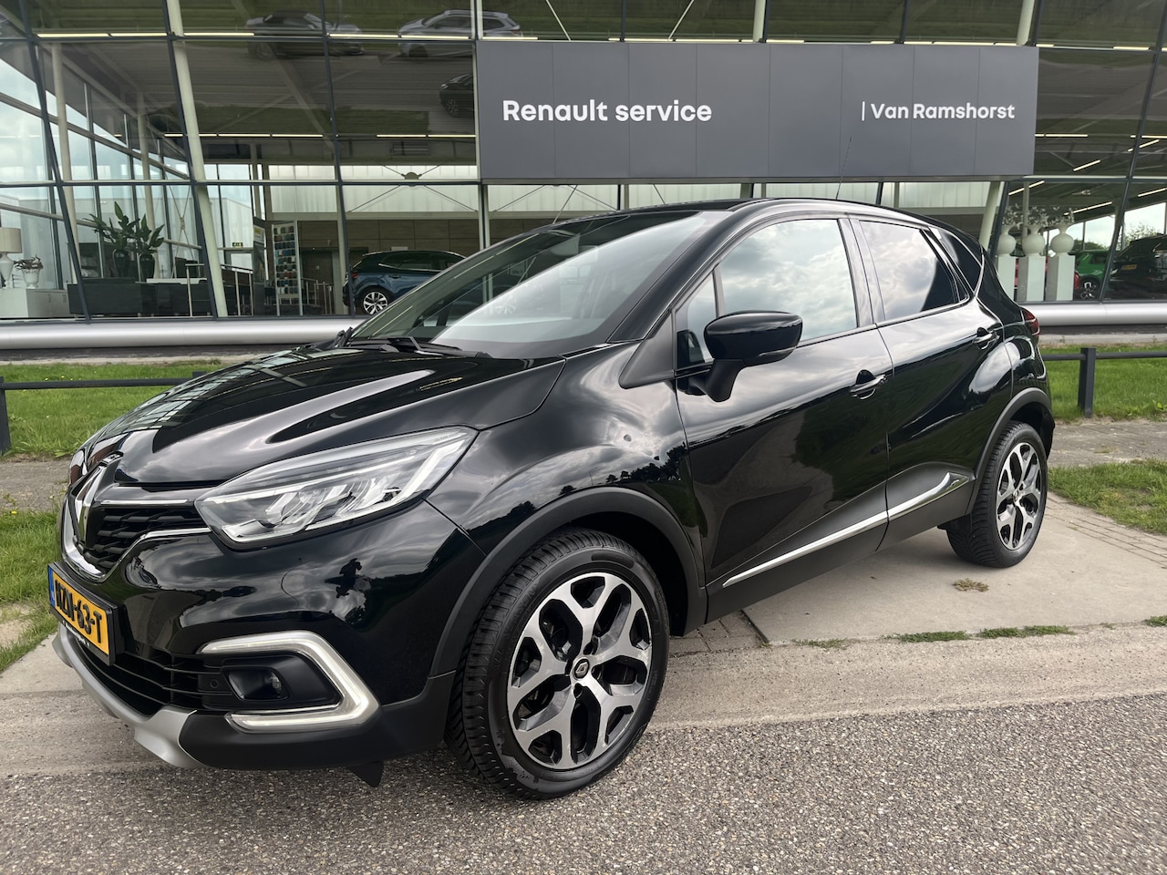 Renault Captur - 1.2 TCe 120 PK Intens / Dealer onderhouden / Automaat / Stoelvew. / Camera / Climate / PDC - AutoWereld.nl
