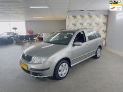 Skoda Fabia Combi - 1.4-16V Spirit+ Apk Nieuw, Airco, Cruise control, Trekhaak, N.A.P, 2 sleutels, Topstaat