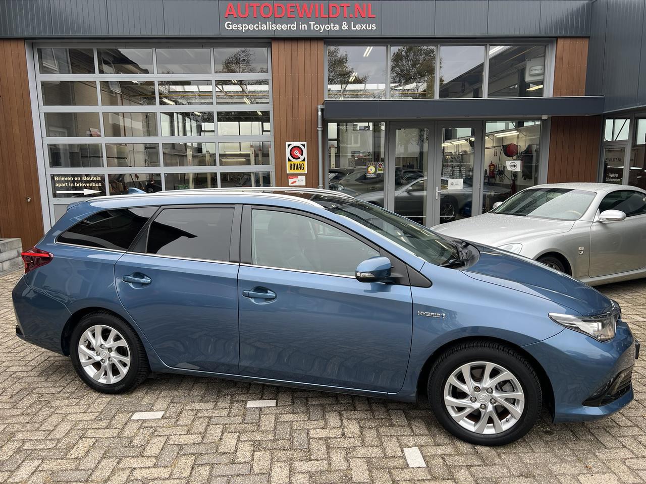 Toyota Auris - TS 1.8 Hybrid Business A/T + NIEUWE APK - AutoWereld.nl