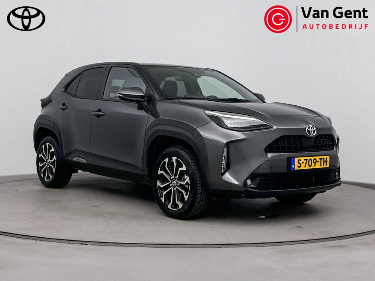 Toyota Yaris Cross - 1.5 Hybrid First Edition | Panoramadak | Trekhaak | Parkeersensoren | Dodehoek | Navigatie - AutoWereld.nl