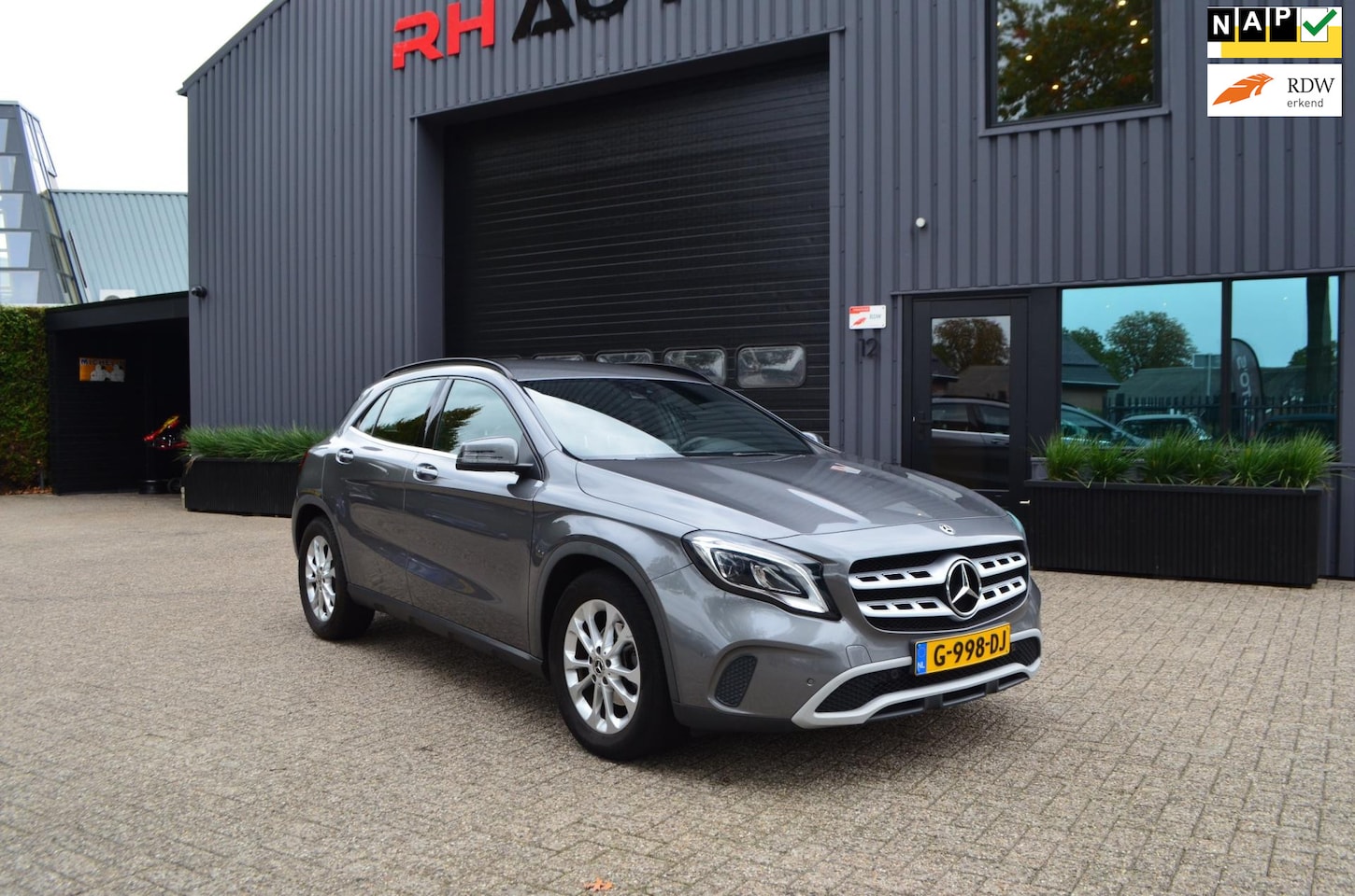 Mercedes-Benz GLA-Klasse - 180 Business Solution Limited | Dealer onderhouden | NL auto - AutoWereld.nl