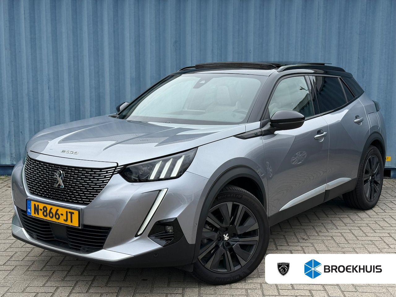 Peugeot e-2008 - EV GT Pack 50 kWh | Achteruitrijcamera | Afwijkende dakkleur | Airco (automatisch) - AutoWereld.nl