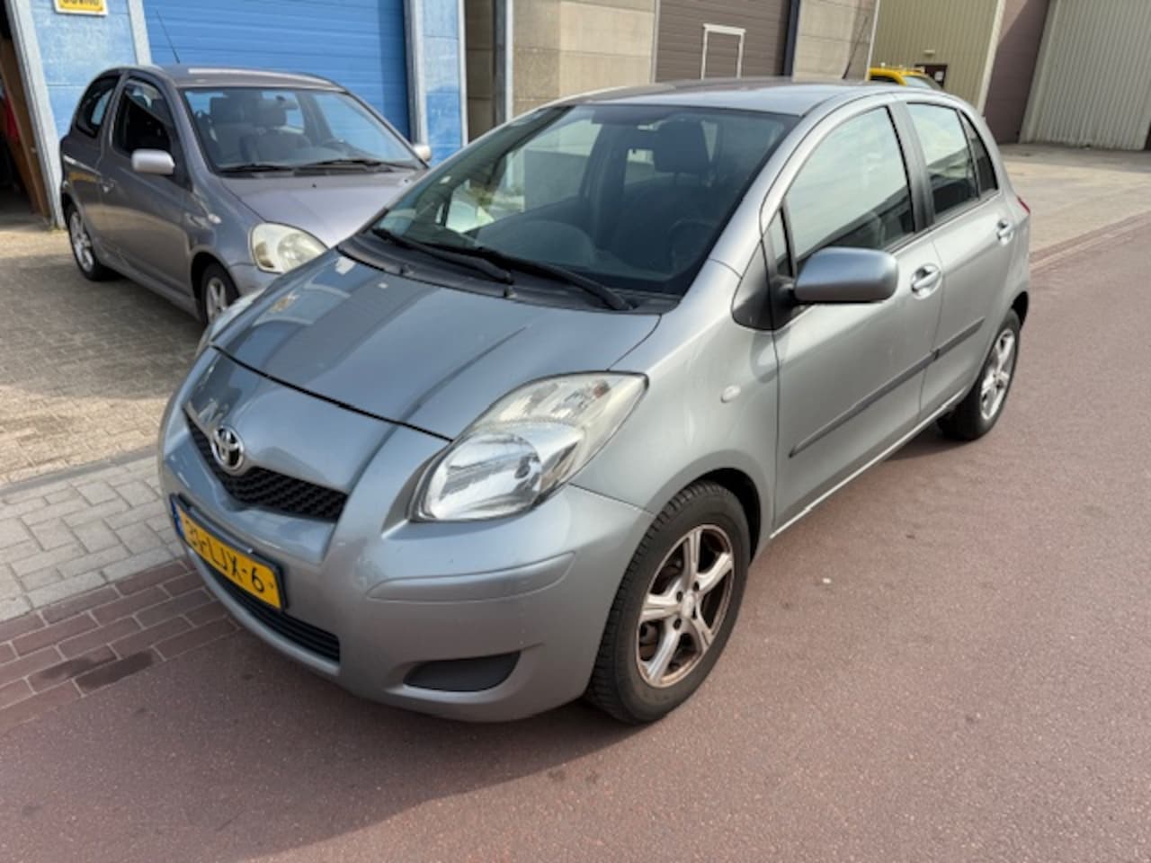 Toyota Yaris - 1.3 VVTi Aspiration Airco 6-bak 2010 nwe koppeling Elektrische Ramen en spiegels, Sportvel - AutoWereld.nl