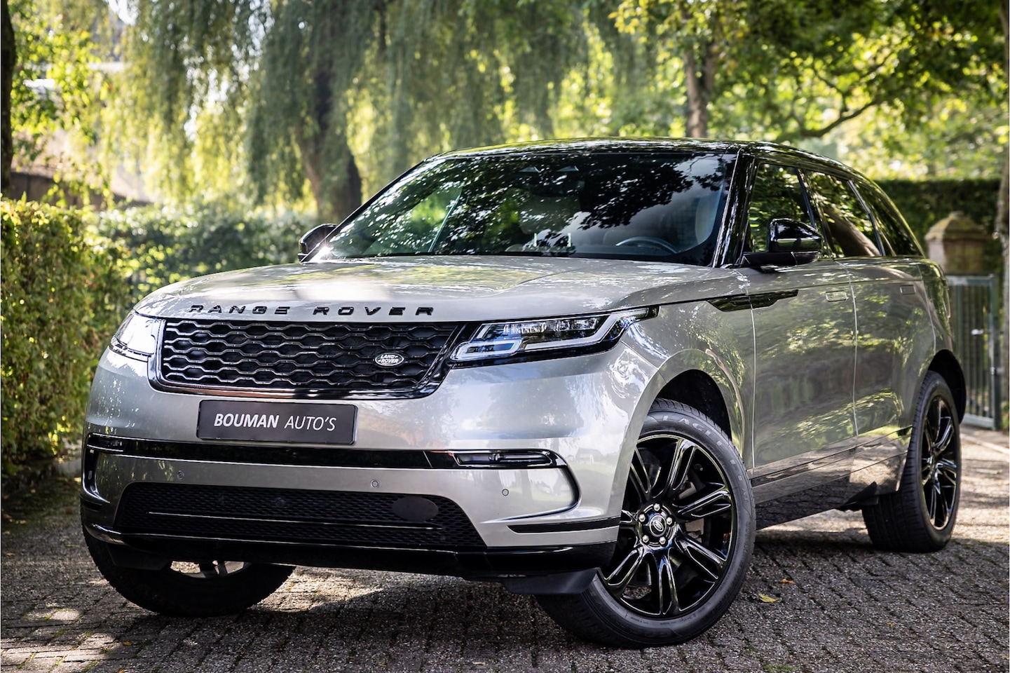Land Rover Range Rover Velar - 2.0 P400e Stoelventilatie Meridian Surround Panorama - AutoWereld.nl