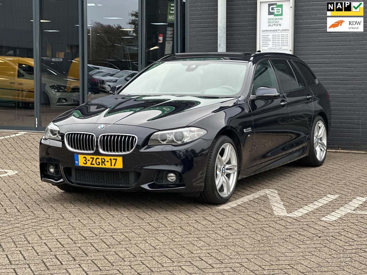 BMW 5-serie Touring - 520i High Executive/M-PAKKET/2E EIG/PANO-DAK/NAVI/NL-AUTO NAP!! - AutoWereld.nl