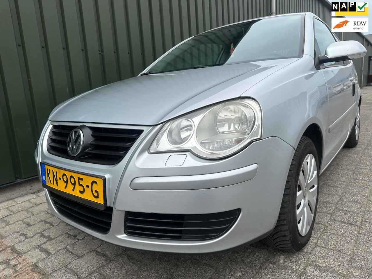 Volkswagen Polo - 1.4-16V Trendline Automaat - AutoWereld.nl