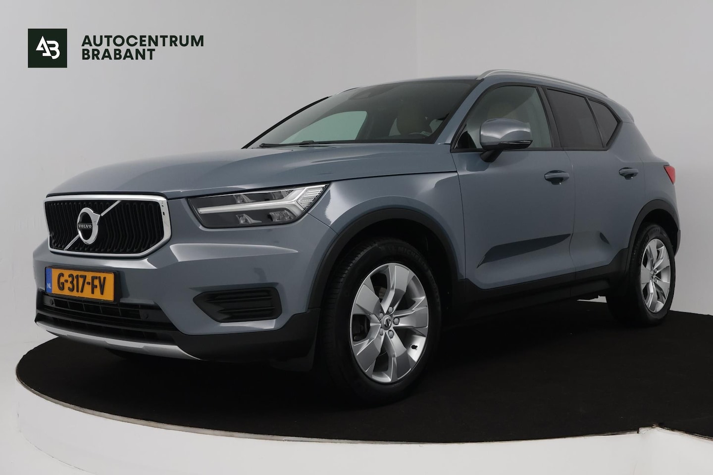 Volvo XC40 - 1.5 T3 Momentum Pro (TREKHAAK, H&K AUDIO, STOELVERWARMING, AUTOMAAT, ACHTERUITRIJCAMERA, P - AutoWereld.nl