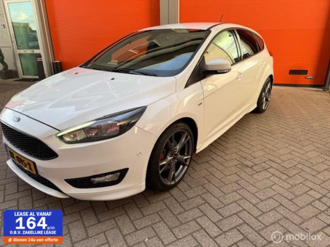 Ford Focus - 1.0 ST-Line KM NAP VEEL EXTR'S - AutoWereld.nl