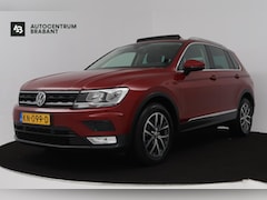 Volkswagen Tiguan - 1.4 TSI Connected Series (PANORAMADAK, TREKHAAK, SENSOREN, CRUISE CONTROL, STOELVERWARMING