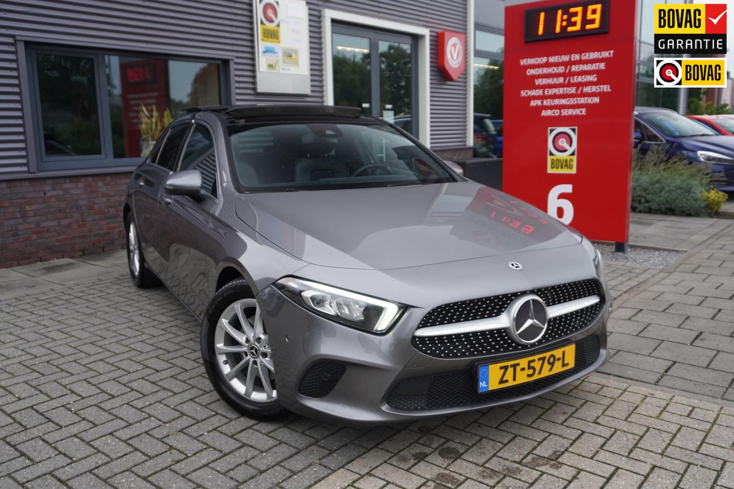 Mercedes-Benz A-klasse - 200 Business Solution AMG Upgrade / Pano / Cruise / Stoelverwarming / - AutoWereld.nl