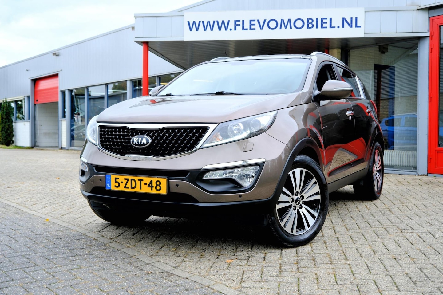 Kia Sportage - 2.0 166pk ExecutiveLine Aut. Pano|Leder|Xenon|Navi|Cam|LMV - AutoWereld.nl