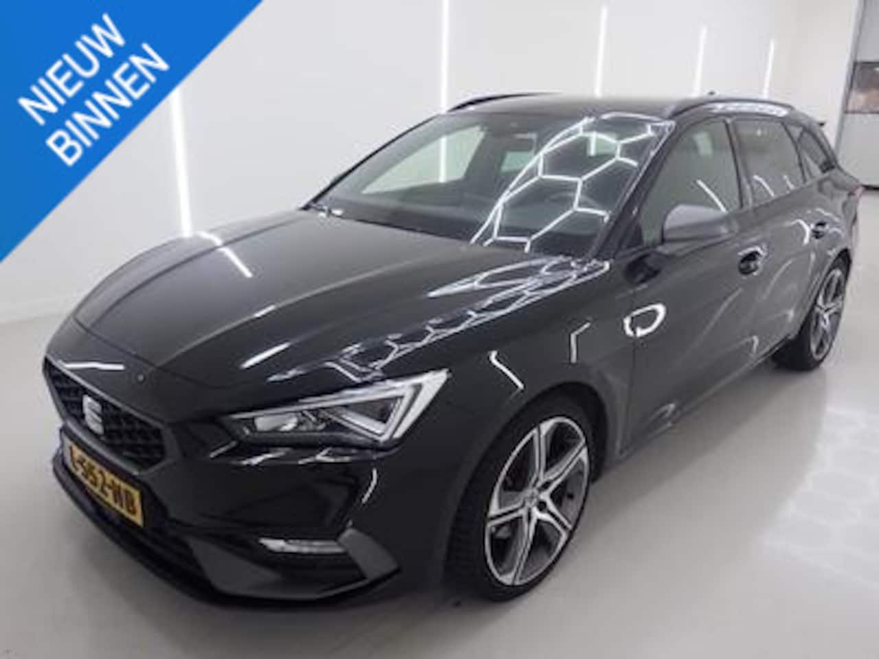 SEAT Leon Sportstourer - 1.5 eTSI FR BUSINESS INTENSE I AUTOMAAT I ADAPT. CRUISE CONTROL I P-CAMERA - AutoWereld.nl
