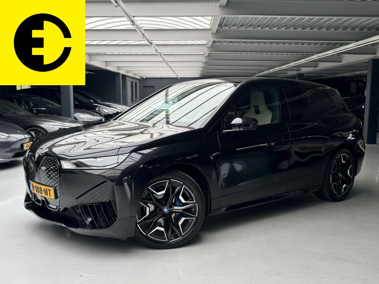 BMW iX - xDrive40 High Executive 77 kWh | Stoelverwarming | Heads up display - AutoWereld.nl