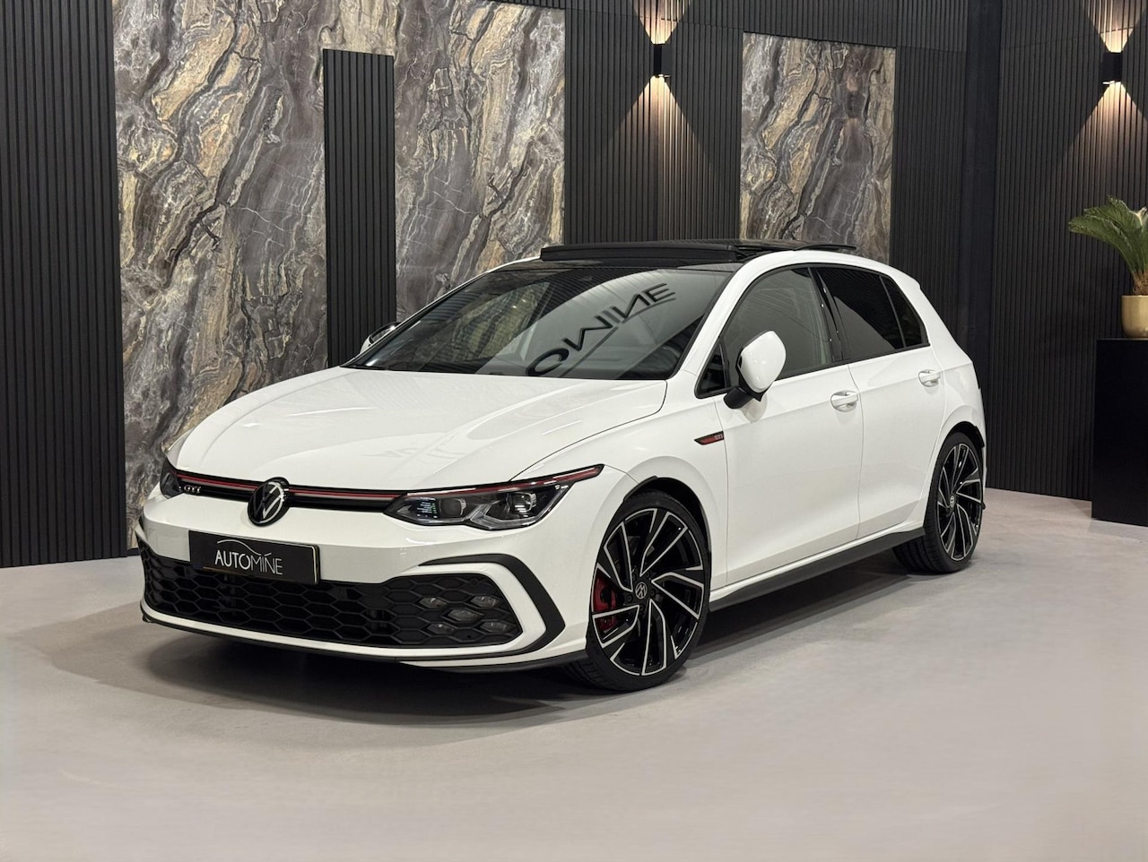 Volkswagen Golf - 2.0 TSI GTI|PANO|IQ|HEAD UP|HK|BOMVOL - AutoWereld.nl
