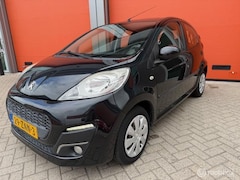 Peugeot 107 - 1.0 Active 5 DEURS AIRCO KM NAP ZWART METALL