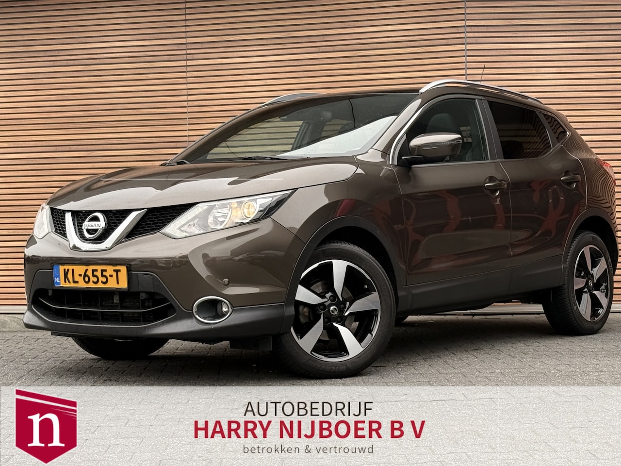 Nissan Qashqai - 1.2 N-Vision Panodak / 360* Camera / Navi / Lm Velgen / Trekhaak - AutoWereld.nl