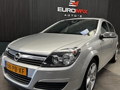 Opel Astra - 1.8 Cosmo NAP / Trekhaak / Airco
