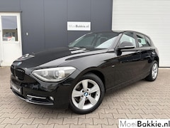 BMW 1-serie - 116i SPORT 5-Drs / Cruise / Xenon / Navigatie