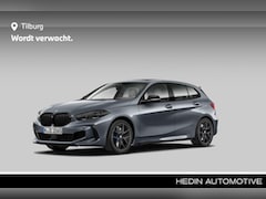 BMW 1-serie - M135i xDrive | Adaptief onderstel | Voorstoelen/Stuurwielrand verwarmd | Stuurwielrand ver