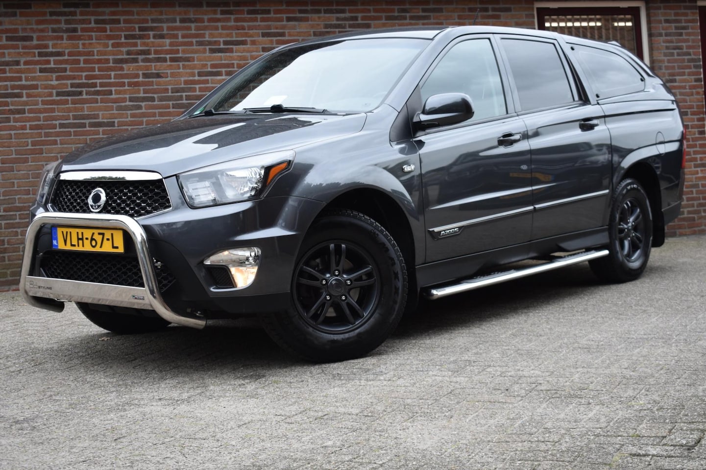 SsangYong Actyon Sports - 2.0D Crystal '15 Leder Cruise Clima BTW Inruil mogelijk - AutoWereld.nl