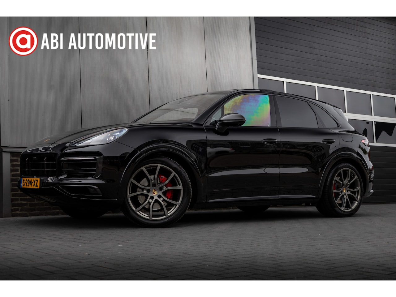 Porsche Cayenne - 3.0 E-Hybrid 463 pk Platinum Edition Sport-Chrono /BTW-Auto/ 1-Eigenaar/ Dealer.Ond/ Lucht - AutoWereld.nl