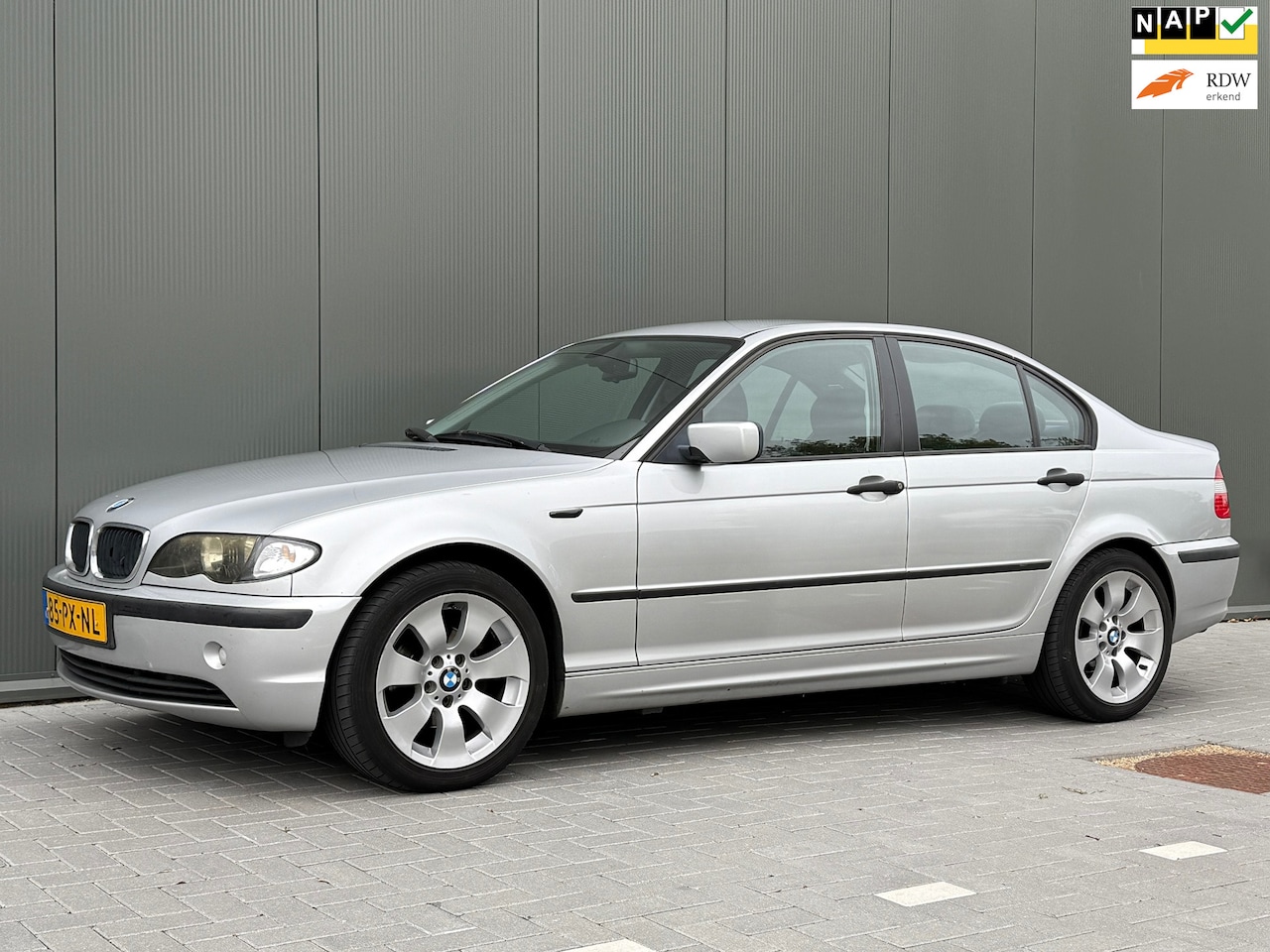 BMW 3-serie - 316I| 2005 | Nieuwe distributieketting & APK | Airco & Trekhaak - AutoWereld.nl
