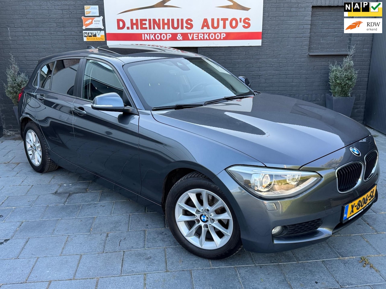 BMW 1-serie - 116i High Executive Xenon|Schuifdak|Stoel VW|Klima - AutoWereld.nl