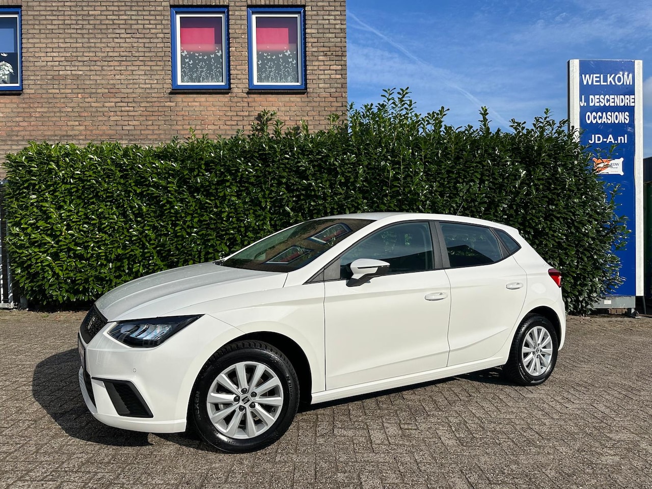 SEAT Ibiza - 1.0 MPI Style Climate C, Cruise C, Navigatie, Lmv!!!! - AutoWereld.nl