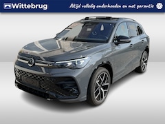 Volkswagen Tiguan - 1.5 eHybrid R-Line Edition / AUTOMAAT/ 4.700 KM/ GARANTIE TM 6-2029/ 2X R-LINE/ ELEKTR. TR