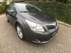 Toyota Avensis Wagon - 2.0 VVTi Business NL auto, Dakdragers, Navi, trekhaak, 152 pk