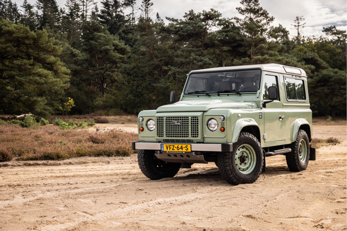 Land Rover Defender - 2.2Tdci Station Wagon Heritage Limited Edition - AutoWereld.nl
