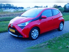 Toyota Aygo - 1.0 VVT-i x-play Limited Carplay Android auto