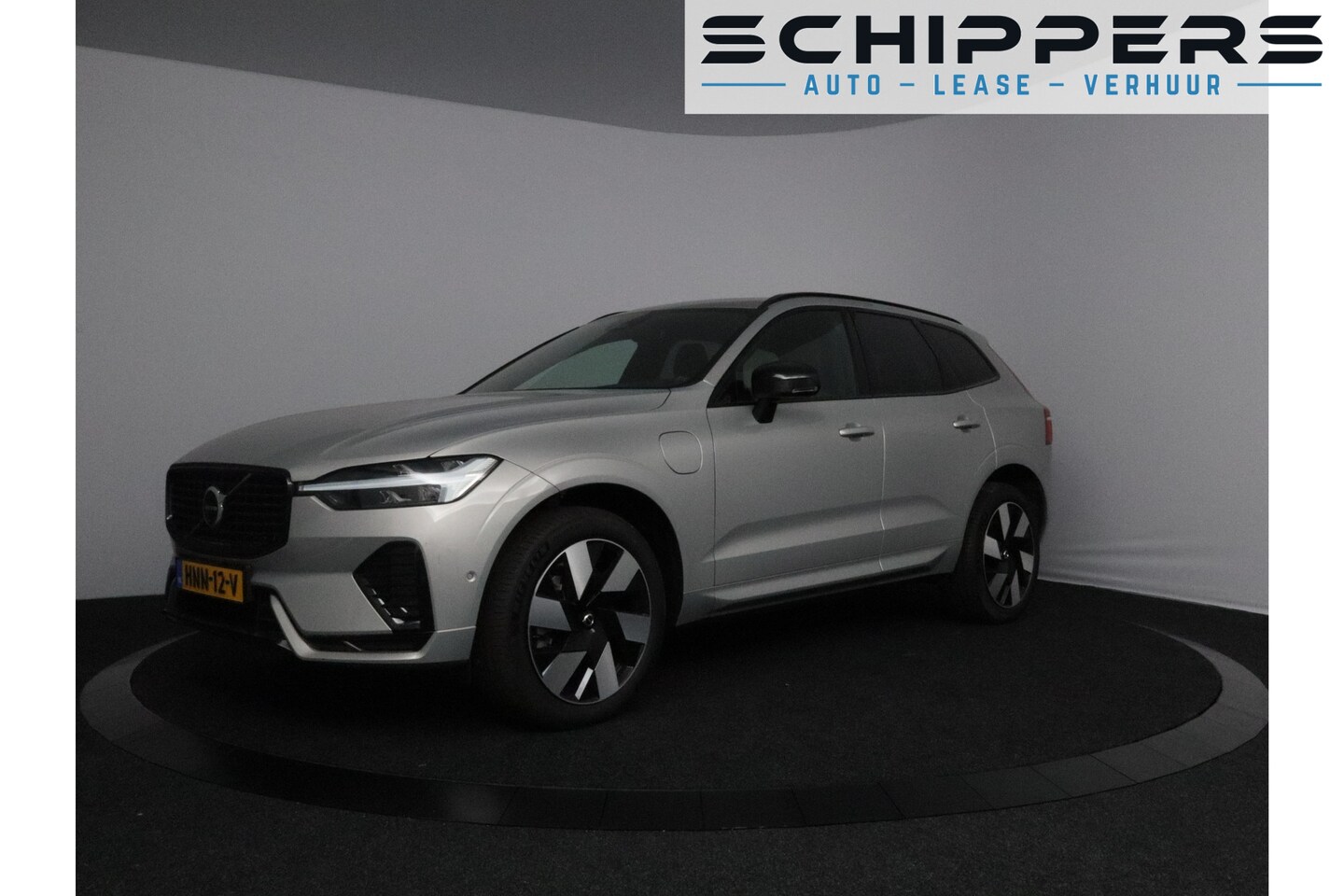 Volvo XC60 - 2.0 T8 Plug-in hybrid AWD Plus Dark 2.0 T8 Plug-in hybrid AWD Plus Dark | 455pk - AutoWereld.nl
