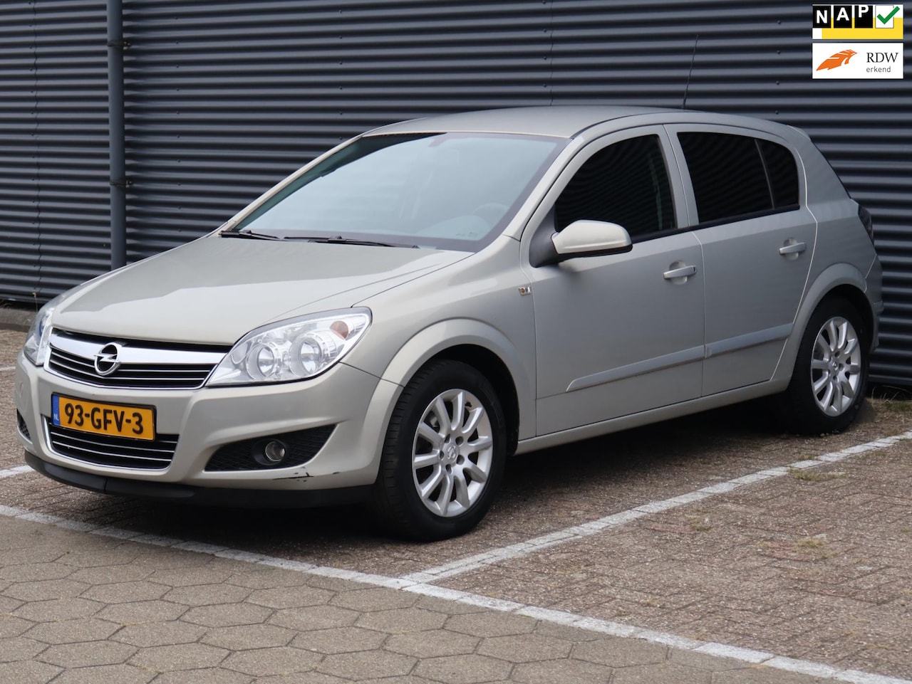 Opel Astra - 1.6 Temptation |Carplay|Nav|Airco|Cruise|PDC|LMV - AutoWereld.nl