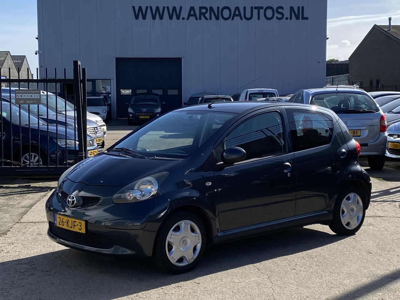 Toyota Aygo - 1.0-12V + 5-DEURS, STUURBEKRACHTIGING, ELEK-RAMEN, RADIO-CD-MP3-AUX, ISOFIX, AIRBAGS, CENT - AutoWereld.nl