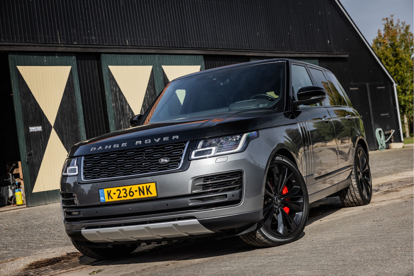 Land Rover Range Rover - 5.0 V8 SC SVAutobiography Dynamic 5.0 V8 SC SVAutobiography Dynamic 565PK Nieuwstaat - AutoWereld.nl