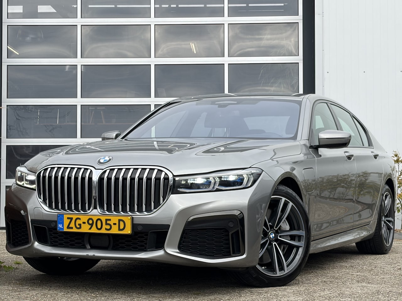 BMW 7-serie - 745e High Executive 396pk | M Sportpakket | Cruise control adaptief met stop&go en stuurhu - AutoWereld.nl