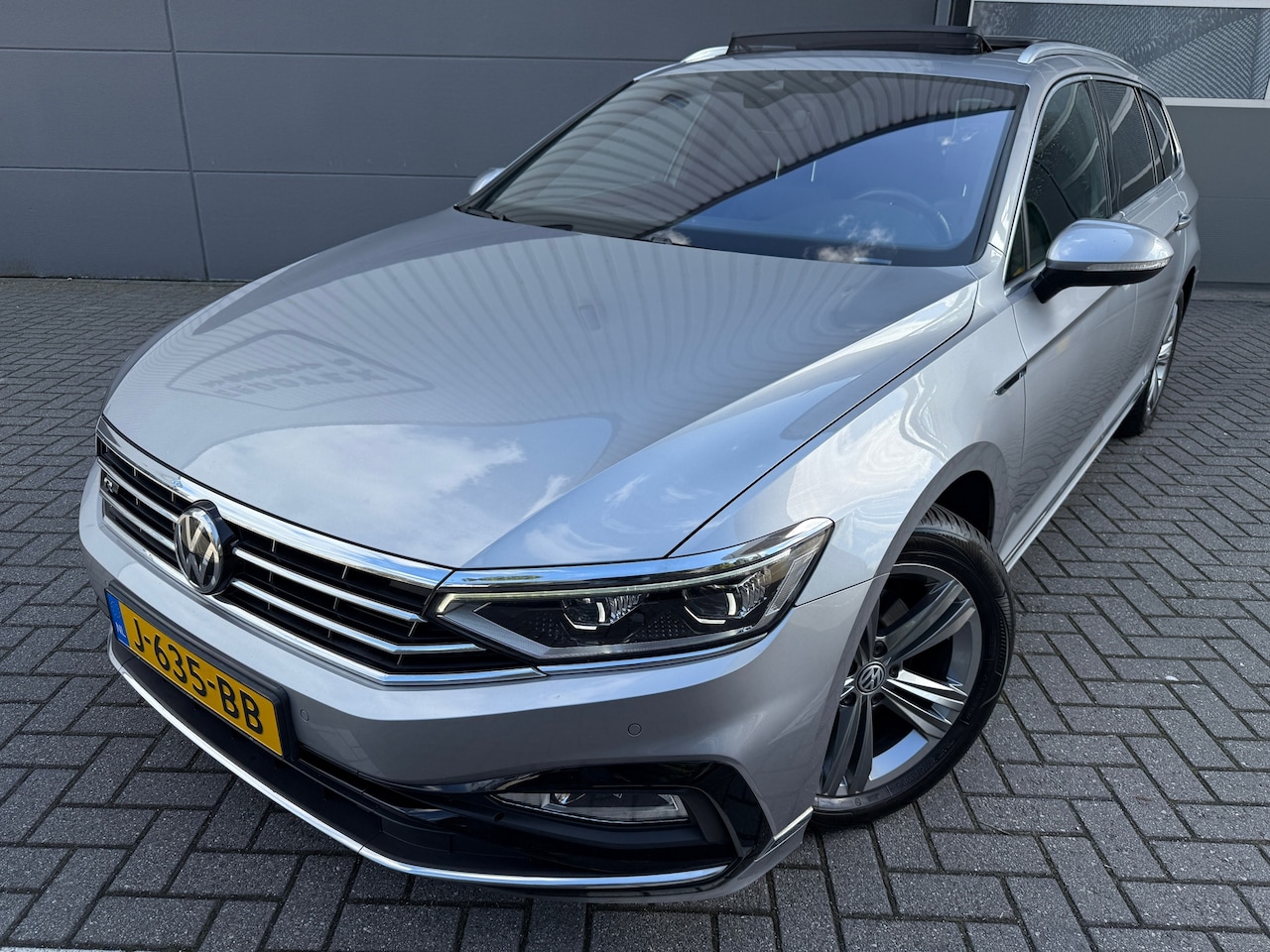 Volkswagen Passat Variant - 1.5 TSI Elegance Business R-line*OPEN DAK*TERKHAAK*Digital Cockpit*CRUISE*NAP*APK*STOEL VE - AutoWereld.nl