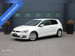 Volkswagen Golf - 1.2 TSI Highline Cup| Park assist | Navi | Stoelverwarming