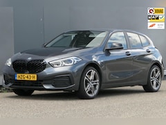 BMW 1-serie - 118i Business Edition Plus Automaat Leder Navi Carplay Shadowline