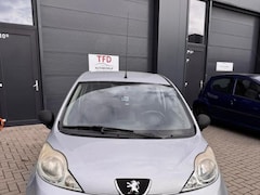 Peugeot 107 - 1.0-12V XR