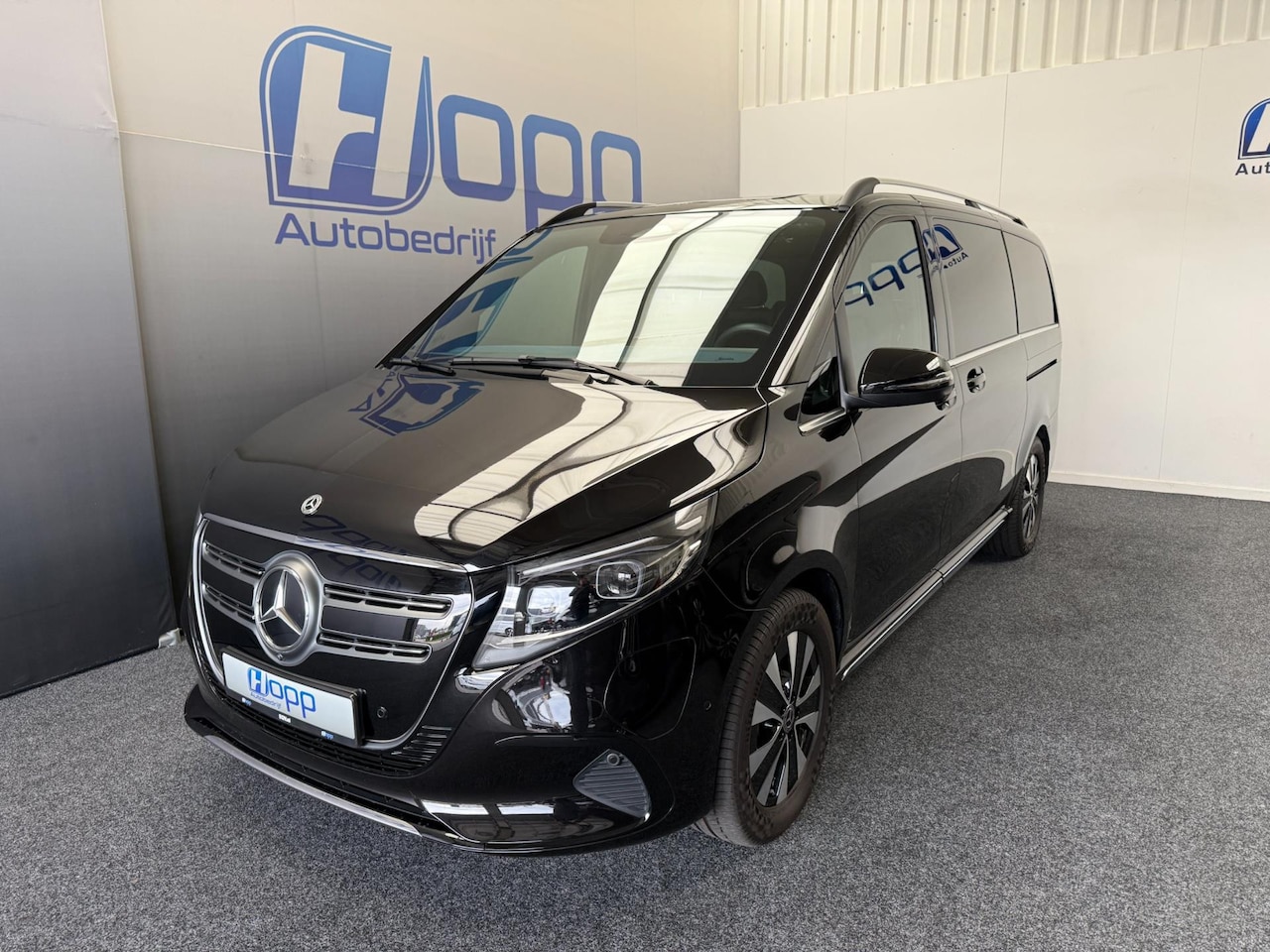 Mercedes-Benz EQV - 300 L2 - 8-pers AMG Facelift - Inter. & Exterieur pakket - 360 - Elec. deuren - Vol Opties - AutoWereld.nl