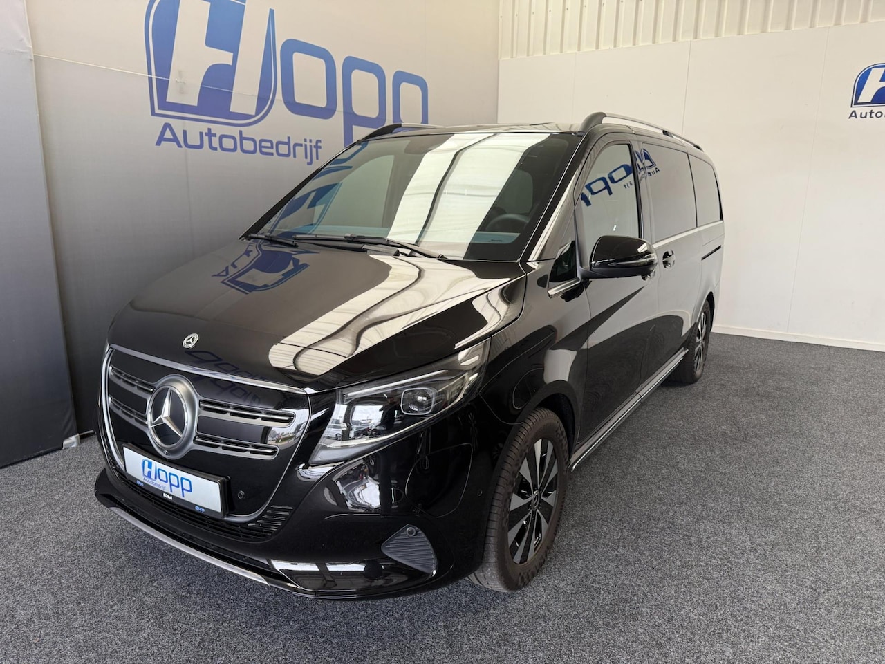 Mercedes-Benz EQV - 300 L2 - 8-pers AMG Facelift - Inter. & Exterieur pakket - 360 - Elec. deuren - Vol Opties - AutoWereld.nl