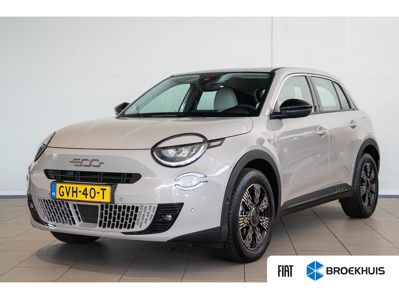Fiat 600 - 1.2 Hybrid Urban | Camera | Apple Carplay & Android Auto | Parkeersensoren | Climate Contr - AutoWereld.nl