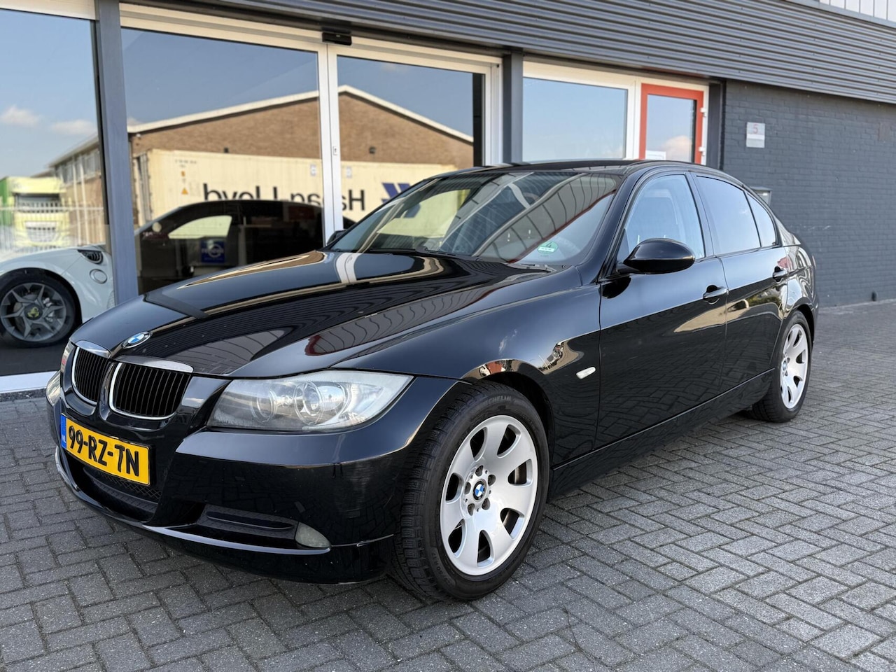 BMW 3-serie - 318i 318i - AutoWereld.nl