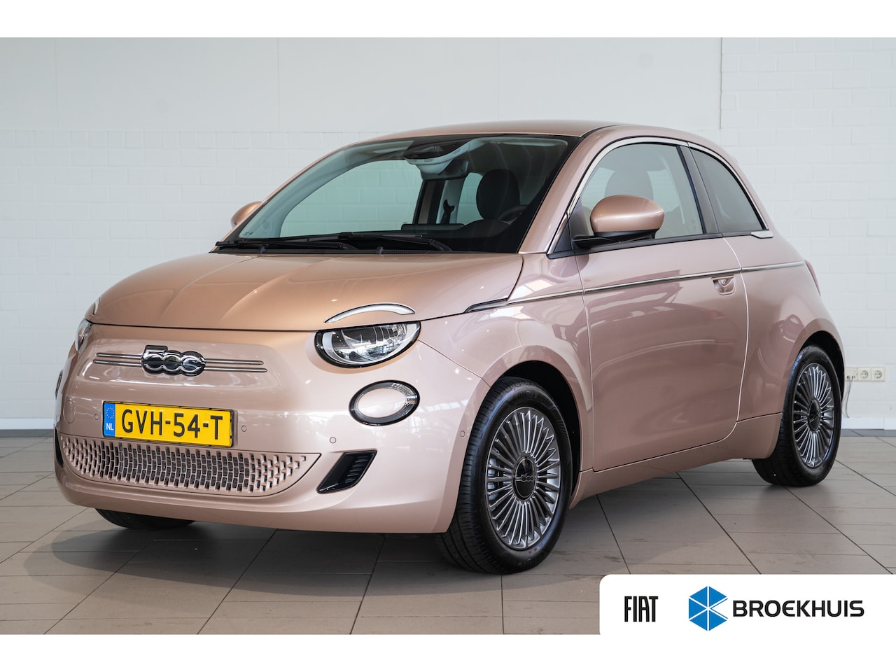 Fiat 500 - Urban 42 kWh | Camera | Stoel & Stuurverwarming | Climate Controle | Parkeersensoren | Dod - AutoWereld.nl