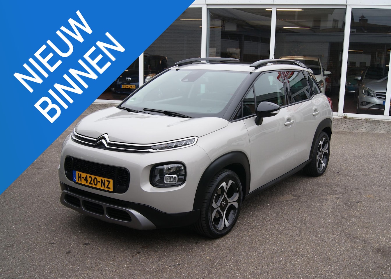 Citroën C3 Aircross - 1.2 PureTech S&S Shine Pano,Clima,Cruise,Pdc,Trekhaak,RIJKLARPRIJS!! - AutoWereld.nl